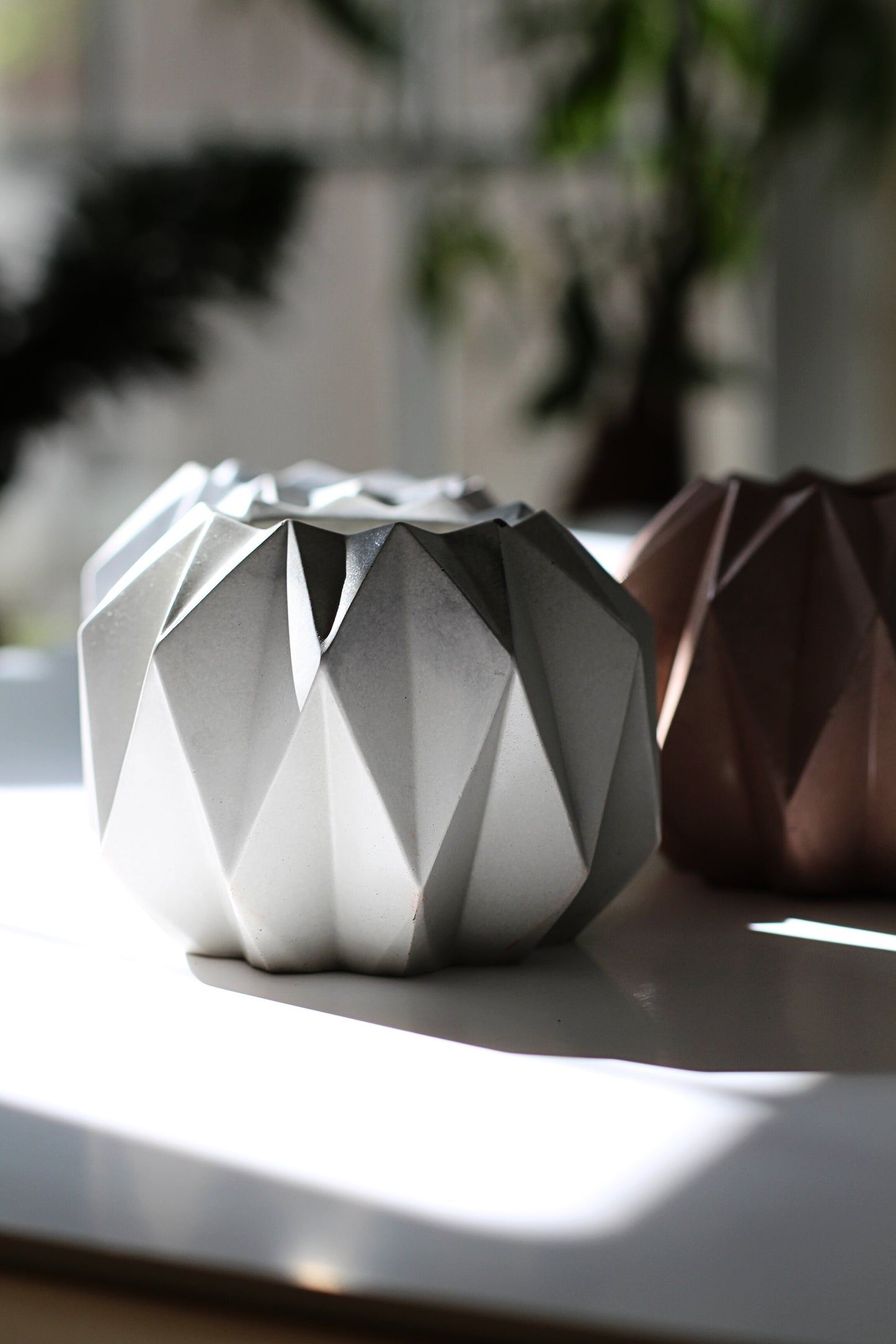 Concrete Minimalist Holder