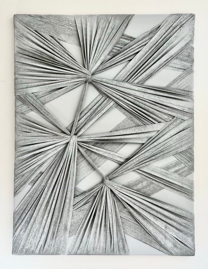 Structured Lines With Knots in Gray