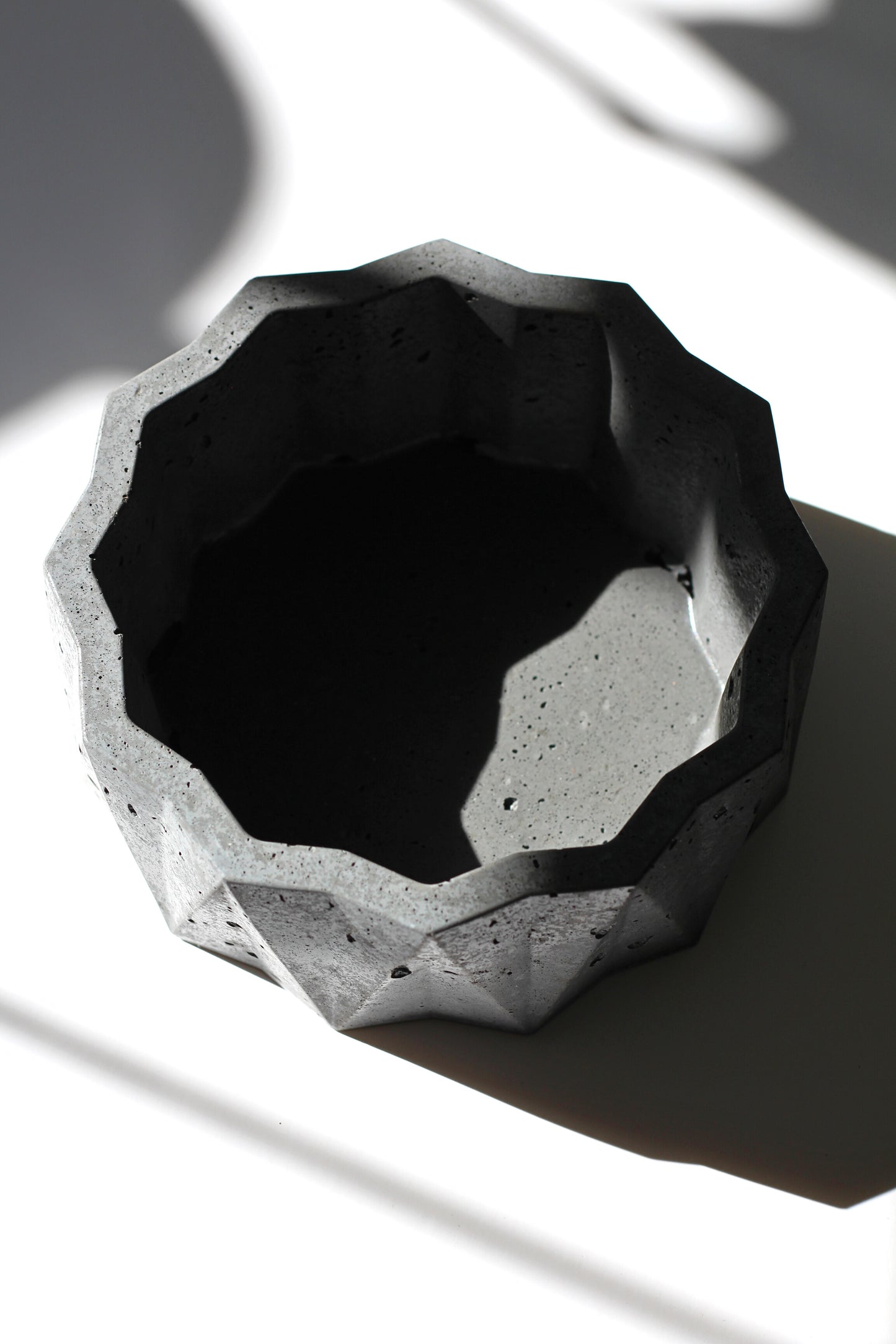 Concrete Round Prism Pot for Plants