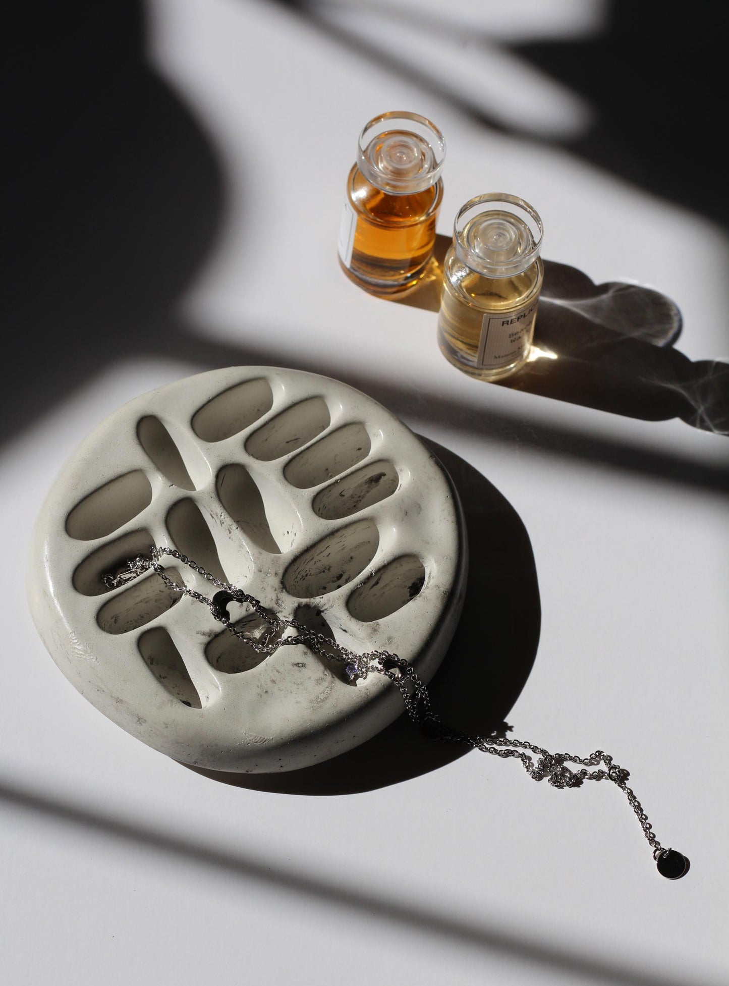 Handmade Concrete Ring Dish – Elegant Jewelry Organizer, Vanity Tray for Rings and Accessories, Perfect for Bathroom or Dressing Table