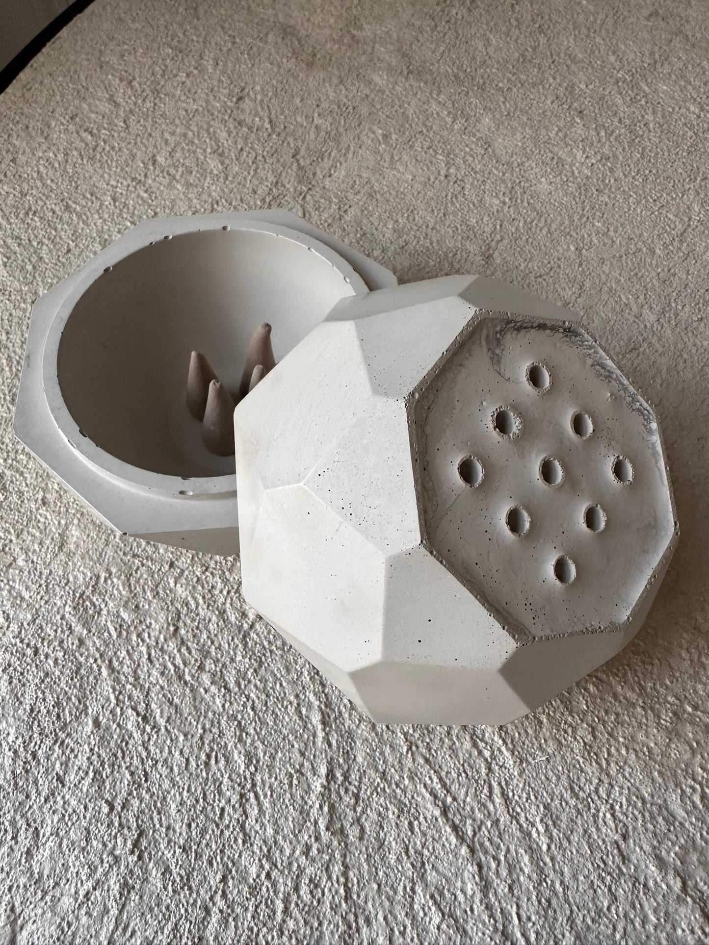 Concrete Incense Holder: Meditation Decor with Cones